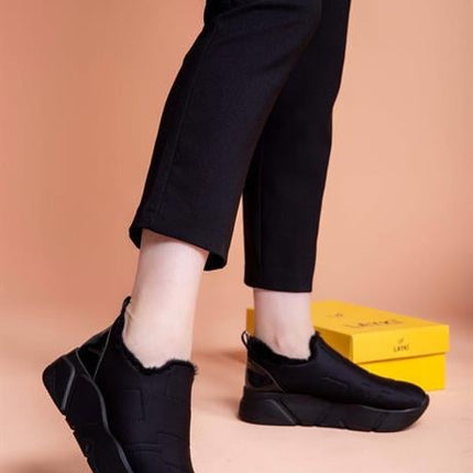 Lussi Siyah Renkli Paraşüt Kumaş Kışlık İçi Tüylü Kadın Spor Ayakkabı