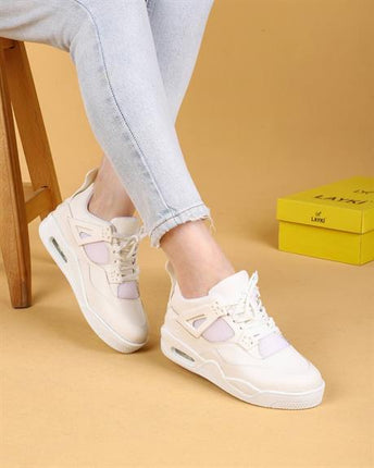 Sela Beyaz Renkli Şeffaf Detaylı Tabanlı Yürüyüş Ayakkabısı