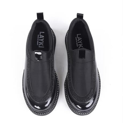 Blenda Siyah Renkli Taşlı Detaylı Yürüyüş Ayakkabısı