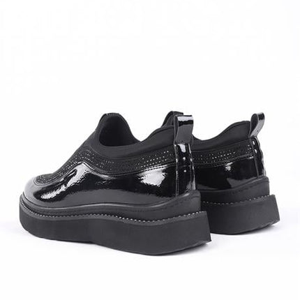 Blenda Siyah Renkli Taşlı Detaylı Yürüyüş Ayakkabısı