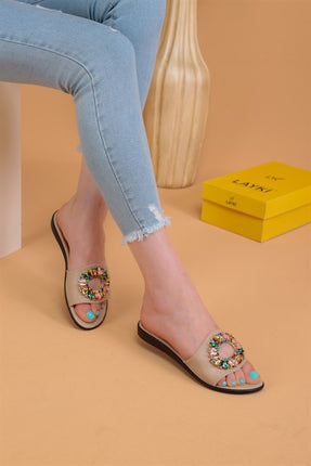 Lemis Bej Renk Taşlı Terlik