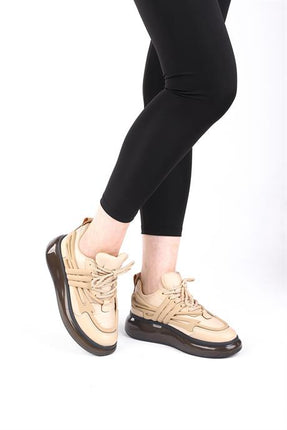 Soldero Bej Renkli Siyah Şeffaf Tabanlı Kadın Yürüyüş Ayakkabısı