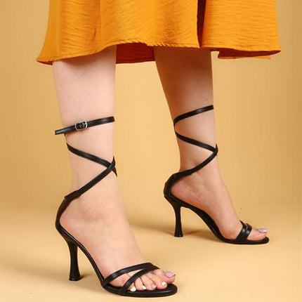 Stellar Siyah Renkli Bağlamalı Yüksek Topuklu Ayakkabı