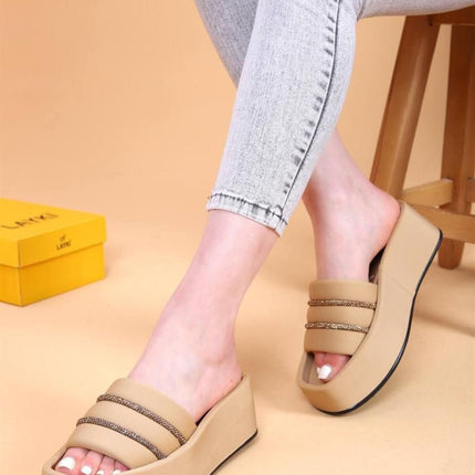 Olga Bej Renkli Yüksek Taban Taşlı Detaylı Lüx Terlik