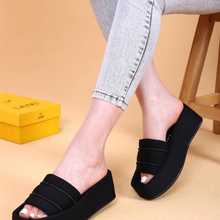 Olga Bej Renkli Yüksek Taban Taşlı Detaylı Lüx Terlik