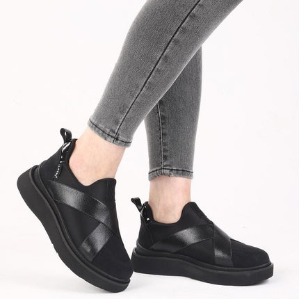 Nesica Siyah Renkli Lastikli Paraşüt Kumaş Yürüyüş Ayakkabısı