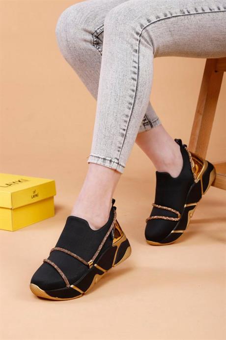 Vallery Siyah Altın Renkli Taşlı Detaylı Kadın Yürüyüş Ayakkabısı