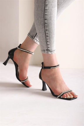 Sirea Siyah Taş Detay Kadın Topuklu Ayakkabı