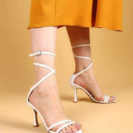 Stellar Beyaz Renkli Bağlamalı Yüksek Topuklu Ayakkabı