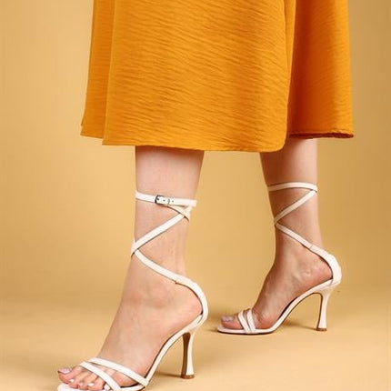 Stellar Beyaz Renkli Bağlamalı Yüksek Topuklu Ayakkabı