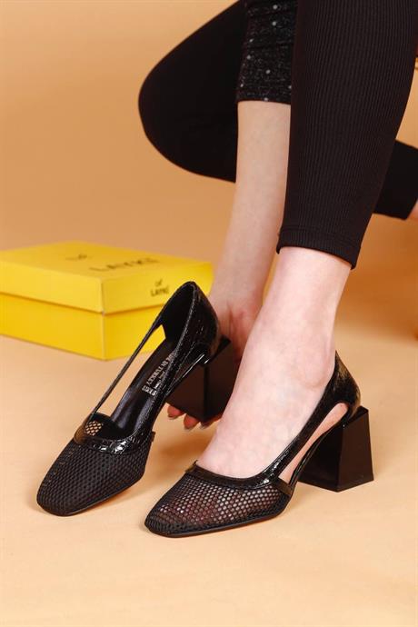 Layki Siyah Dantelli Dolgu Topuklu Ayakkabı