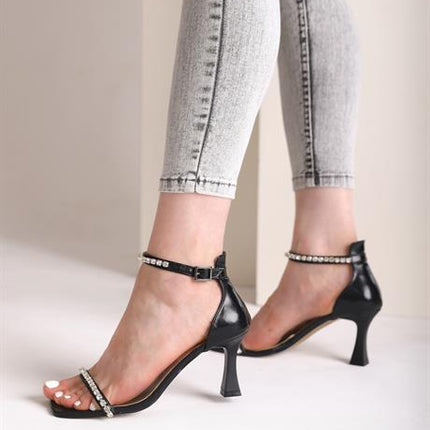 Sirea Siyah Taş Detay Kadın Topuklu Ayakkabı