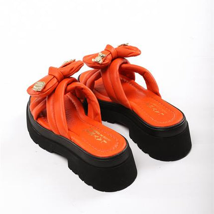 Cesa Turuncu Renkli Kurdela Detaylı Taşlı Mat Deri Kadın Terlik