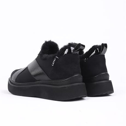 Nesica Tüylü Siyah Renkli Lastikli Paraşüt Yürüyüş Ayakkabısı