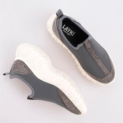 Lucas Gri Renkli Siyah Parlak Taş Detaylı Lux Kadın Spor Ayakkabı