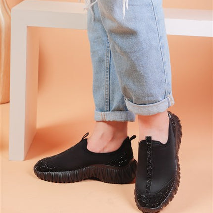 Lucas Siyah Renkli Siyah Parlak Taş Detaylı Lux Kadın Spor Ayakkabı