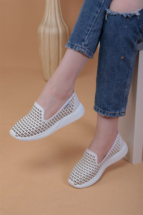 Dembele Beyaz Renkli Lazer Kesim Rahat Lux Kadın Spor Ayakkabı