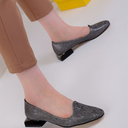 Alves Platin Renkli Desenli Lux Kısa Topuklu Ayakkabı