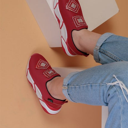 İmmobile Kırmızı Renkli Önü Parlak Taşlı Paraşüt Kumaş Lux Kadın Spor Ayakkabı