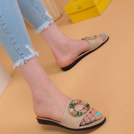 Lemis Bej Renk Taşlı Terlik