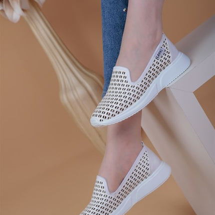 Dembele Beyaz Renkli Lazer Kesim Rahat Lux Kadın Spor Ayakkabı