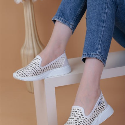 Dembele Beyaz Renkli Lazer Kesim Rahat Lux Kadın Spor Ayakkabı