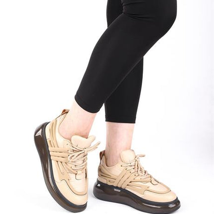 Soldero Bej Renkli Siyah Şeffaf Tabanlı Kadın Yürüyüş Ayakkabısı